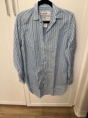 Frank & Eileen Blue and White Vertical Stripe Button-Down Shirt
